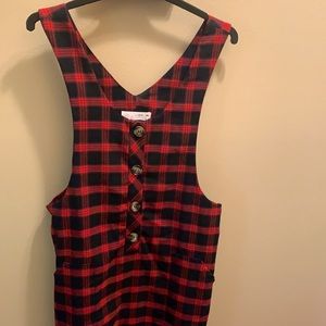 Big girls black and red plaid dress with pockets!